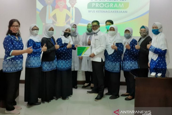 BPJAMSOSTEK berikan kartu peserta BPJS Ketenagakerjaan kepada guru PAUD Kota Bogor