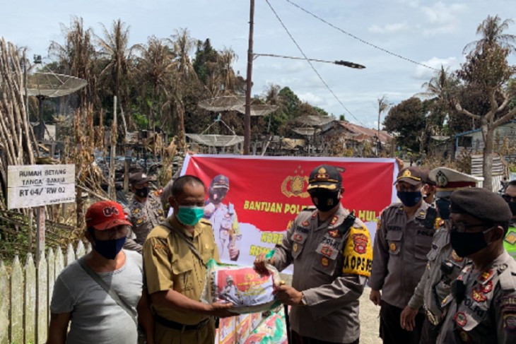 Polres Kapuas Hulu bantu sembako korban kebakaran Sayut