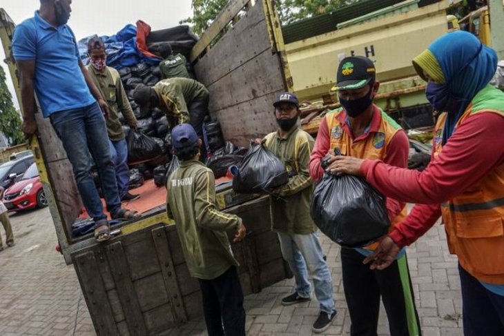 Bantuan paket sembako Bank Indonesia