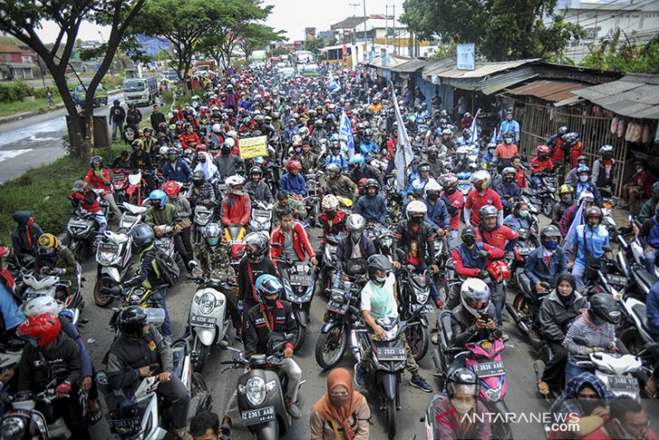 Aksi buruh di Kabupaten Bandung 