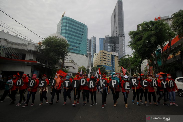 Demonstrasi Tolak UU Cipta Kerja di Surabaya