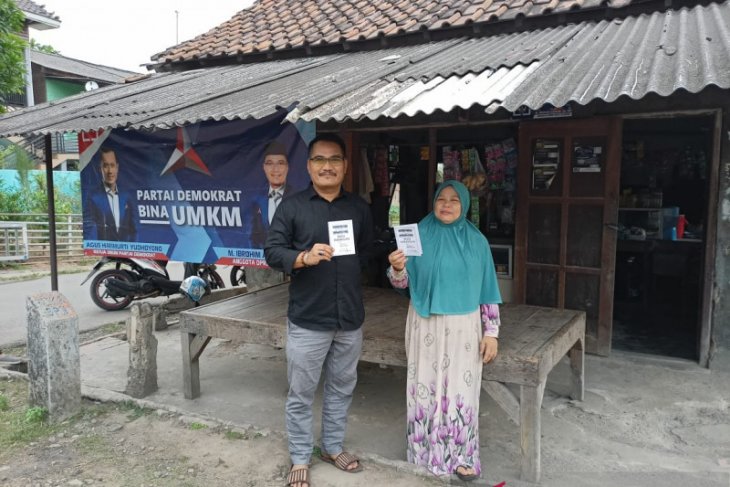 Anggota DPRD Cilegon dedikasikan gajinya bantu modal pedagang kecil