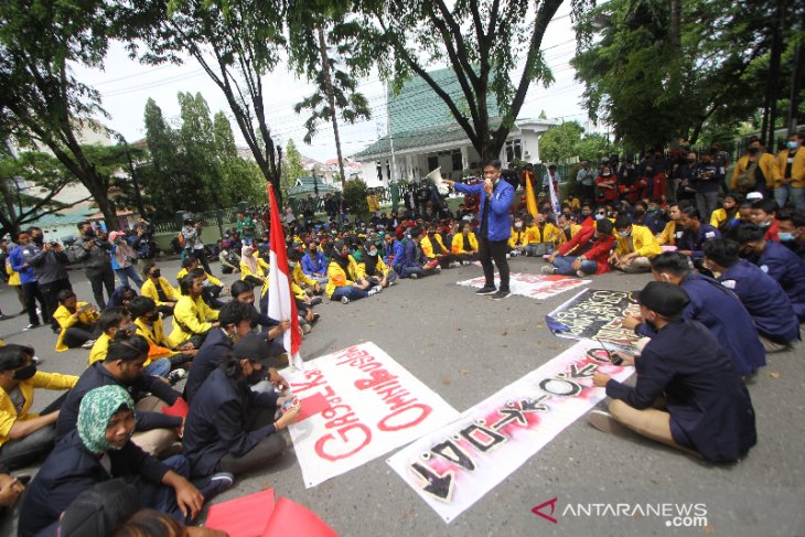 Aksi Mimbar Bebas Mahasiswa Di Banjarmasin