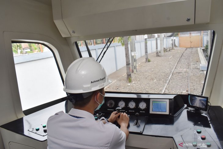 Trem Bertenaga Baterai Buatan INKA