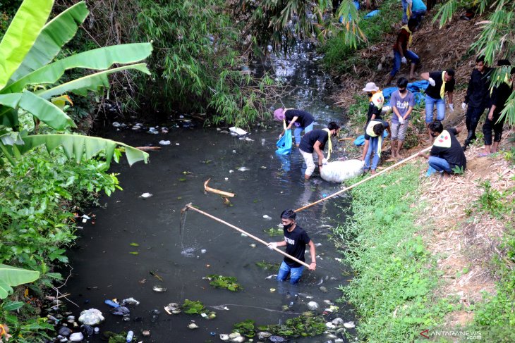 Aksi Bersih-bersih Sungai