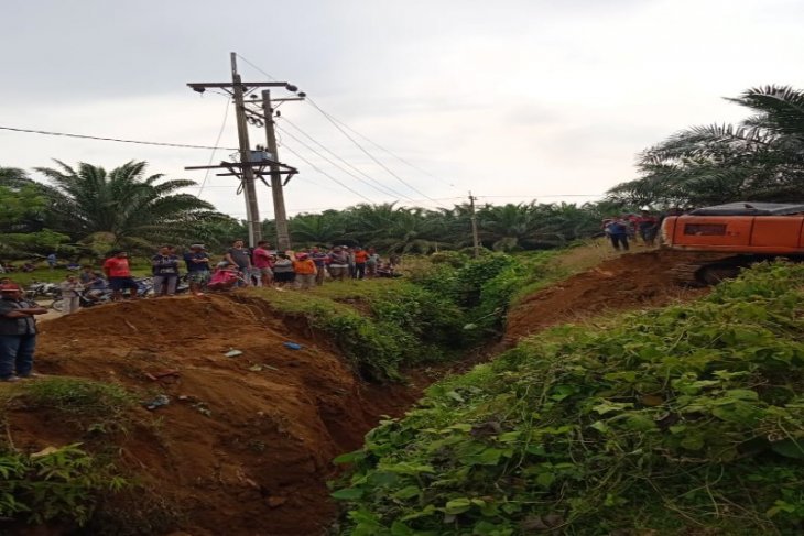 Polsek Salapian Langkat masih terus mencari tiga anak yang hilang