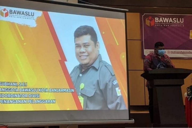 Bawaslu Banjarmasin : Ratusan APK paslon melanggar
