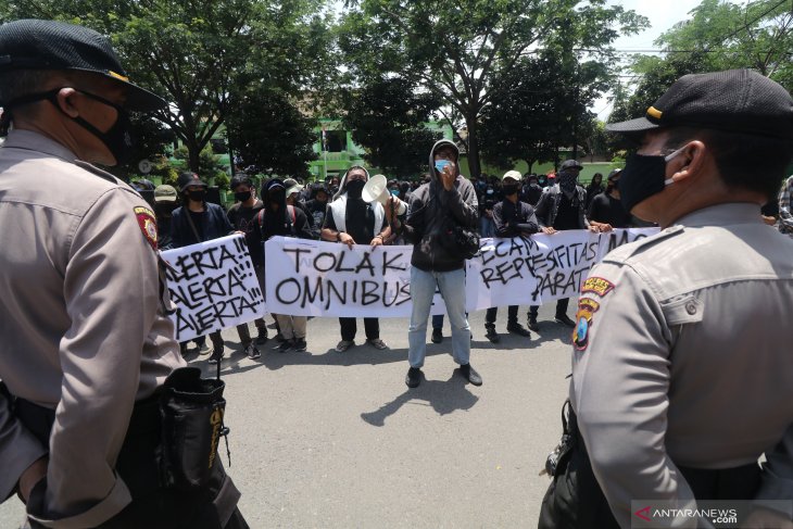 Unjuk Rasa Mahasiswa di Kota Kediri