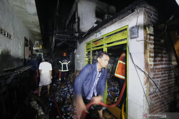 Kebakaran rumah di pemukiman padat penduduk