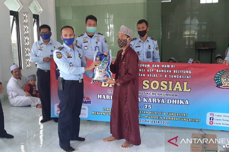 Lapas Sungailiat salurkan paket sembako santri pesantren