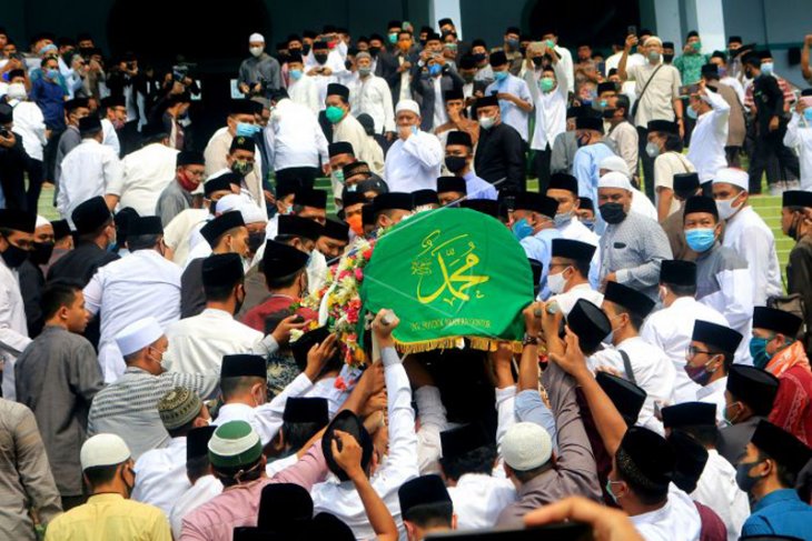 Pemakaman Jenazah Pimpinan Pondok Gontor