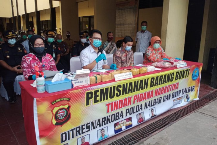 Polda Kalbar musnahkan sebanyak 7 kg sabu dan 14.867 butir ekstasi
