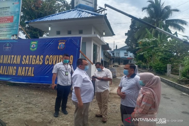 Saleh Partaonan cek kesiapan tenaga medis tangani COVID-19 di RSUD Panyabungan