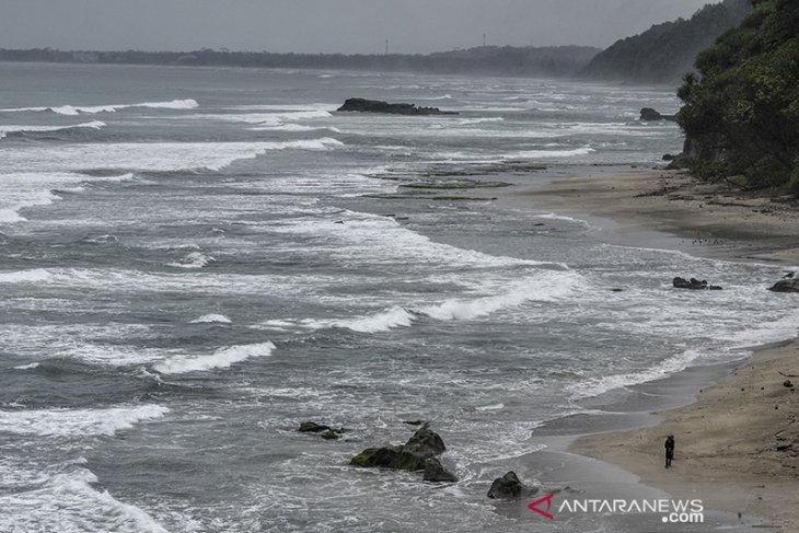 Wisata pantai Karang Nini 