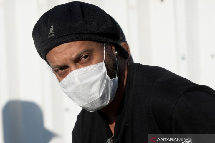 Legenda Brasil dan Barcelona Ronaldinho positif terinfeksi COVID-19