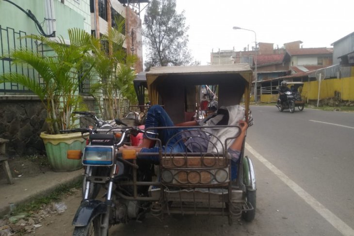 Nasib tukang becak di Lhokseumawe kian tak menentu ditengah pandemi COVID-19