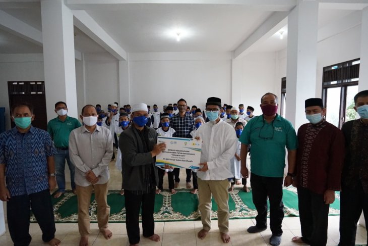 Berbagi kebahagiaan, PLN salurkan bantuan untuk 75.000 anak yatim dan dhuafa, Aceh 1.800 penerima