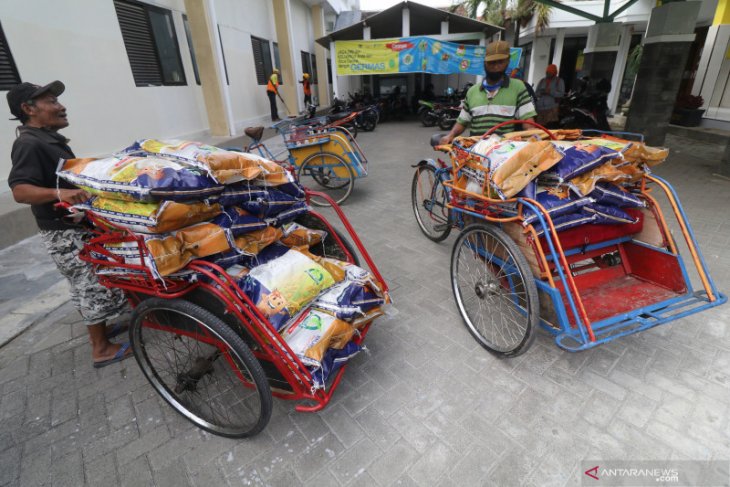 Wali Kota Ambon minta warga terdampak COVID-19 belum terima bantuan lapor
