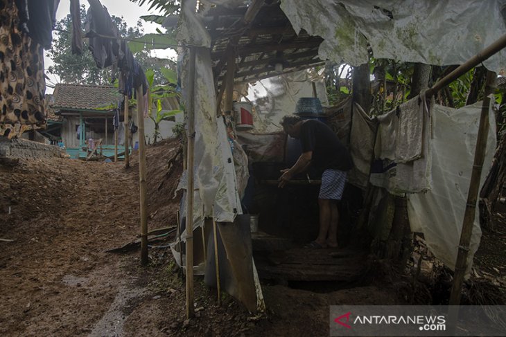 Penggunan MCK yang tidak laik 