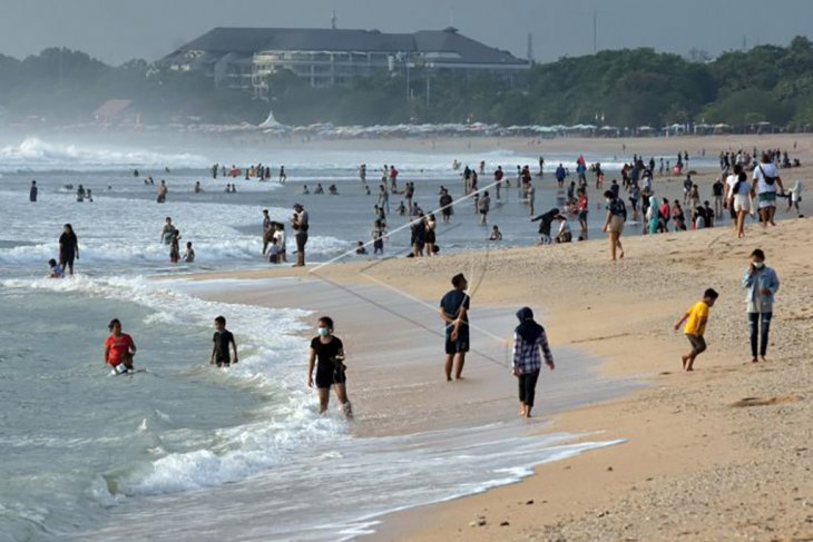 Pantai Kuta ramai kembali saat hari libur