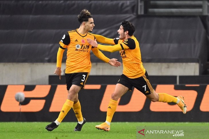 Wolverhampton masuk tiga besar seusai bekuk Crystal Palace
