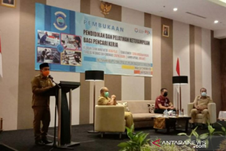 Walikota Pangkalpinang buka kegiatan pendidikan dan pelatihan keterampilan bagi pencari Kerja