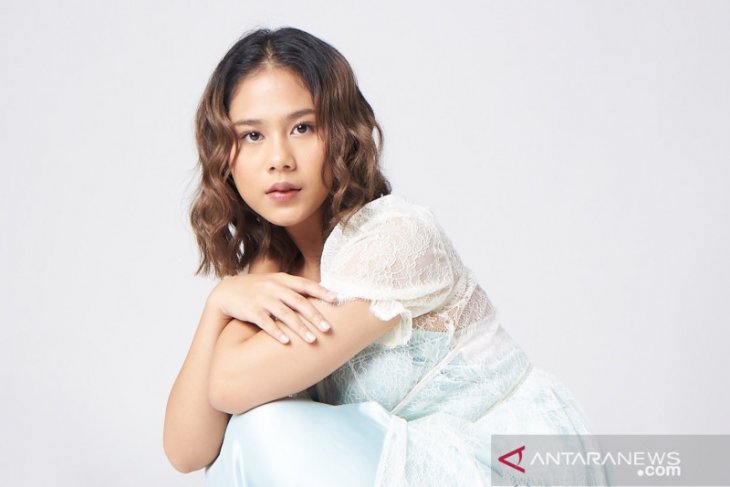 Penyanyi Nadin Amizah kisahkan ikatan ibu-anak lewat video musik