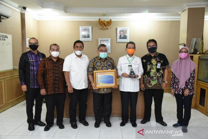 Sukses kelola keuangan, Bupati Tapanuli Selatan terima penghargaan Pemerintah RI