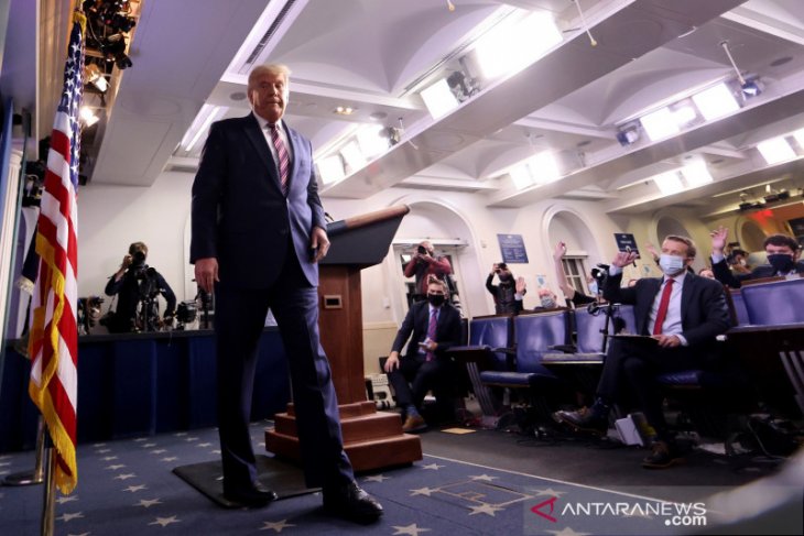 Hakim tolak Trump hentikan penghitungan suara Philadelphia