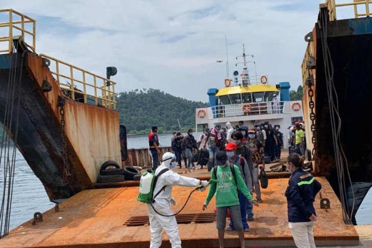 155 ABK dan dua jenazah terjebak di luar negeri tiba di tanah air