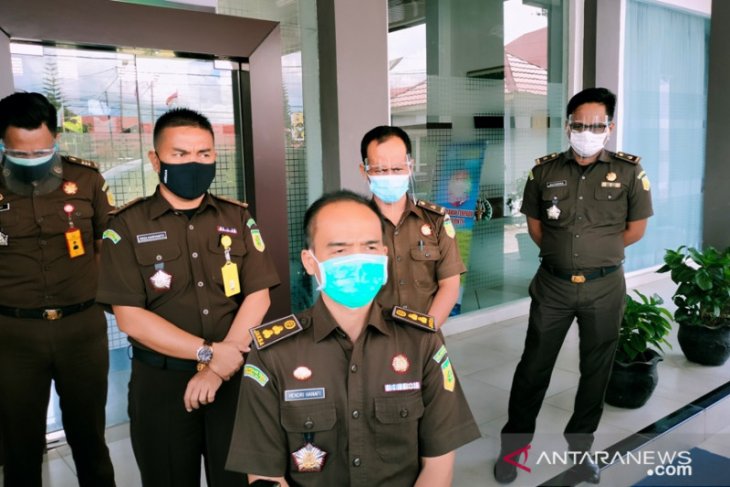 Staf terkonfirmasi COVID-19, Kejari Rejang Lebong tutup