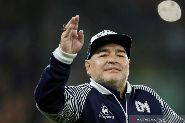 Legenda Argentina Diego Maradona meninggal dunia