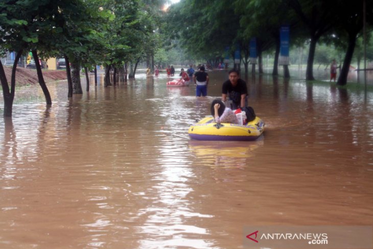Warga Karawang diminta waspadai kemungkinan banjir