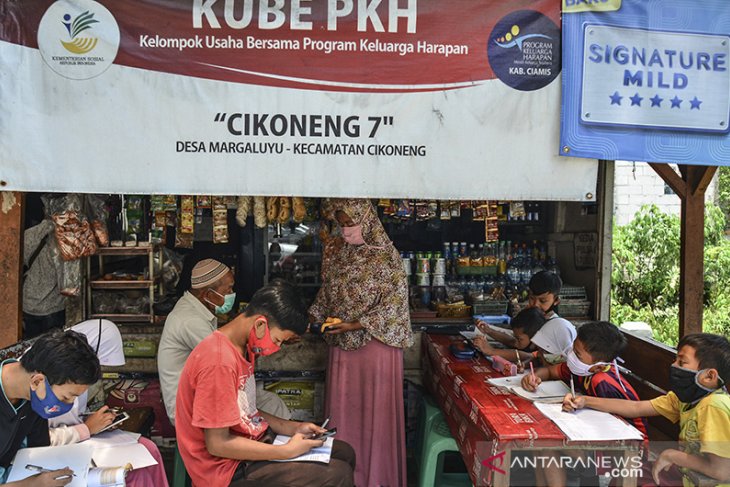 E-Warung Kube PKH fasilitasi internet gratis 