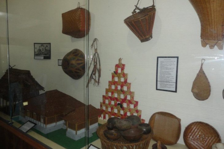 Museum Siwalima Provinsi Maluku pikat pengunjung lewat kreativitas tradisional