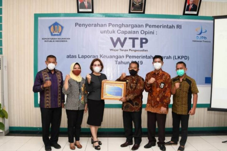 Pemkab Serdang Bedagai terima penghargaan Opini WTP