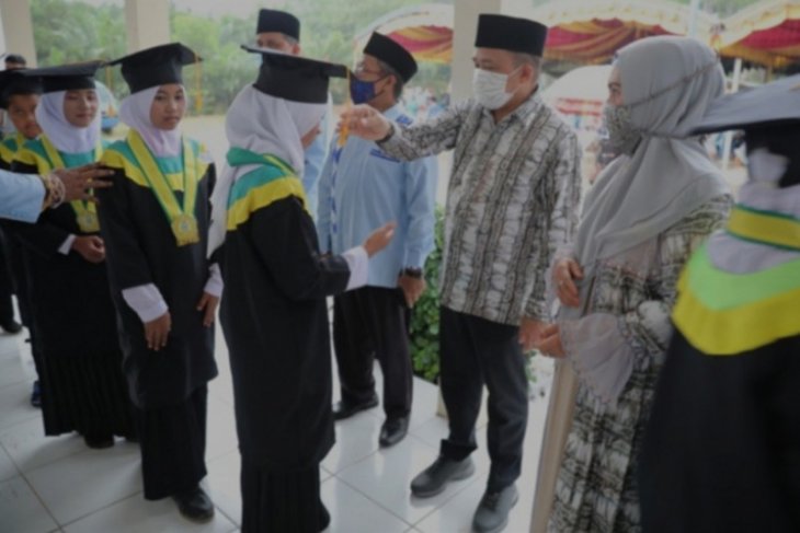 212 Santri di Tanah Bumbu diwisuda