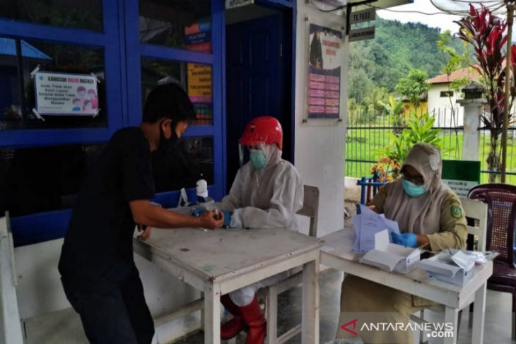 Cegah COVID-19, KPPS Ulu Pungkut Madina di rapid test
