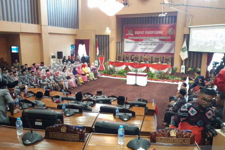 Eksekutif tanggapi pandangan umum Fraksi DPRD