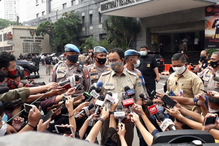 Anies Baswedan memenuhi panggilan Polda Metro Jaya