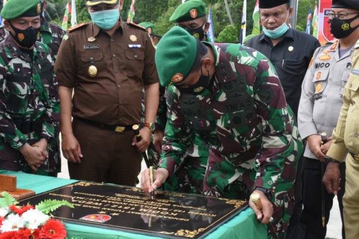 Pangdam XVI Pattimura pimpin upacara peresmian Kodim 1512Weda