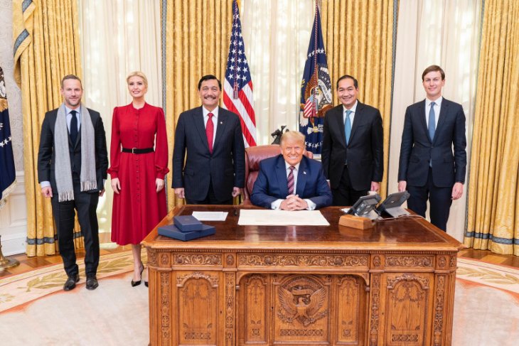 Luhut temui Trump hingga Jokowi minta belanja dimaksimalkan