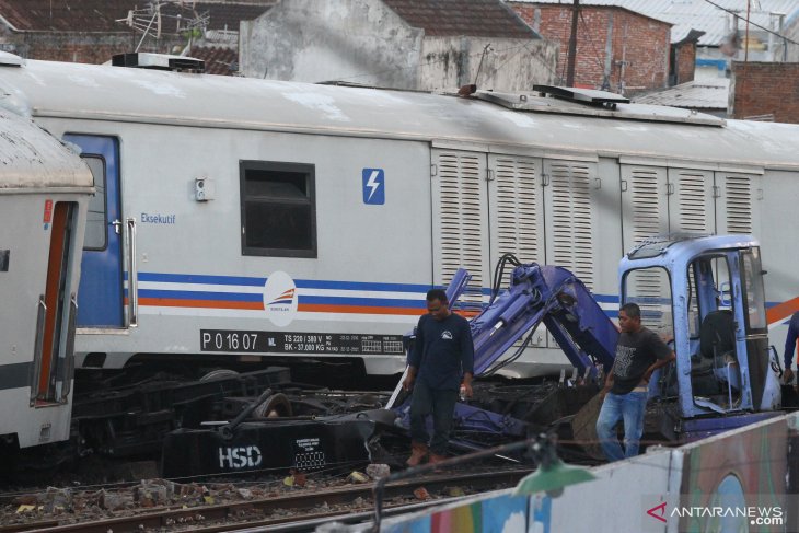 Kecelakaan gerbong kereta api tak berlokomotif