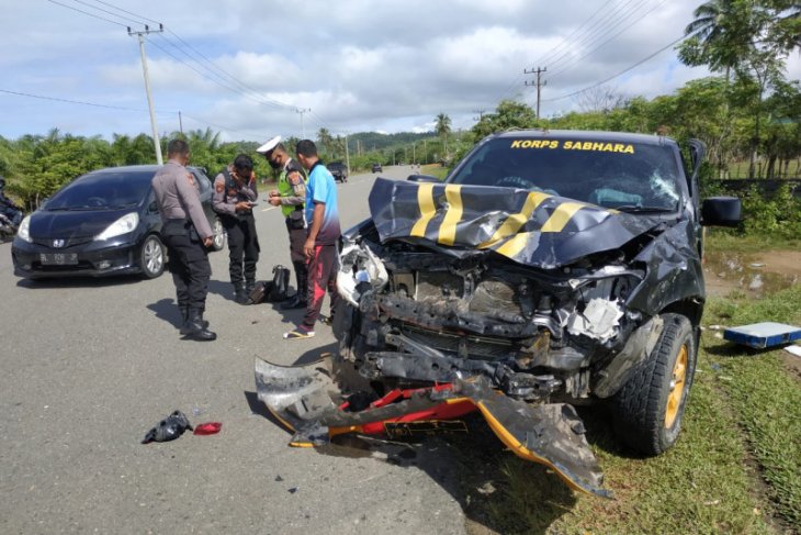 Mobil Patroli Polres Aceh Jaya tabrakan dengan Brio, guru asal Banda Aceh meninggal dunia