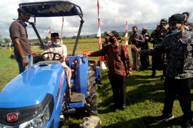 Pemkab Aceh Besar bajak gratis sawah gagal panen 2019