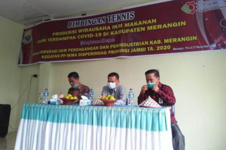 Anggota Komisi II DPRD Provinsi Jambi buka bimtek IKM terdampak COVID-19