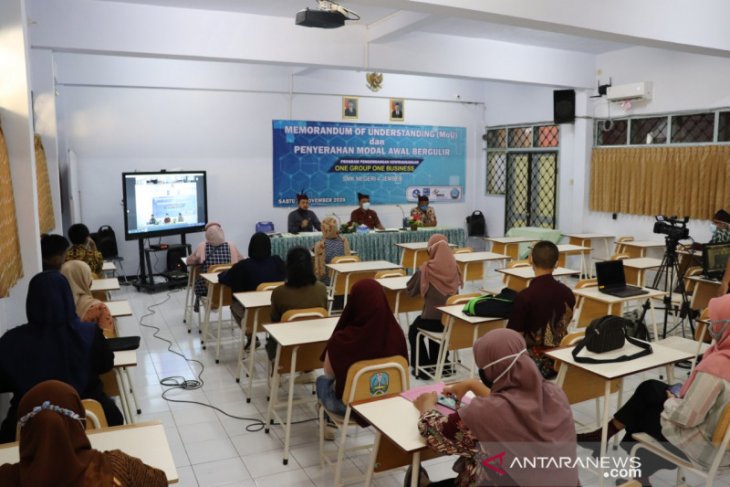 SMKN 4 Jember kembangkan program kewirausahaan