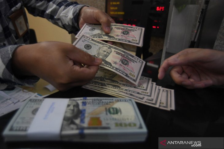 Rupiah Senin pagi melemah 8 poin