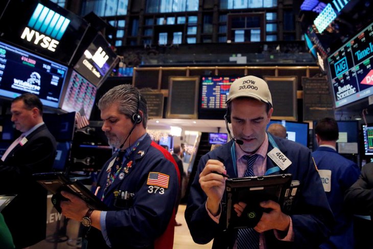 Wall Street dibuka lebih rendah, akibat lonjakan kasus COVID-19