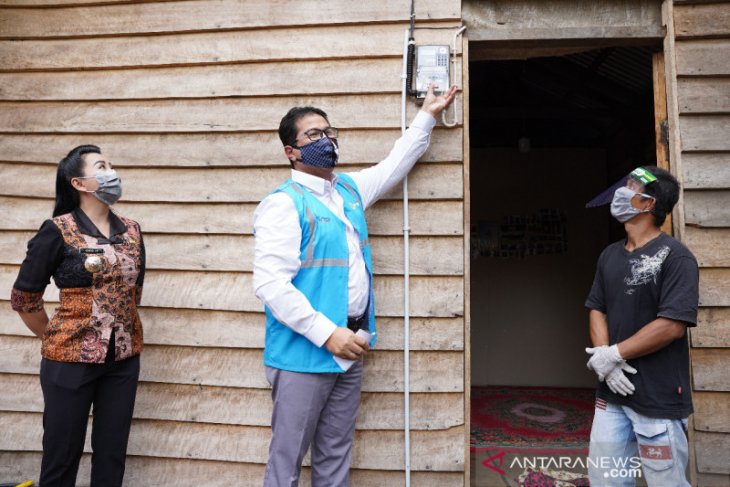 PLN bantu listrik gratis 1.200 rumah warga kurang mampu di Kalbar